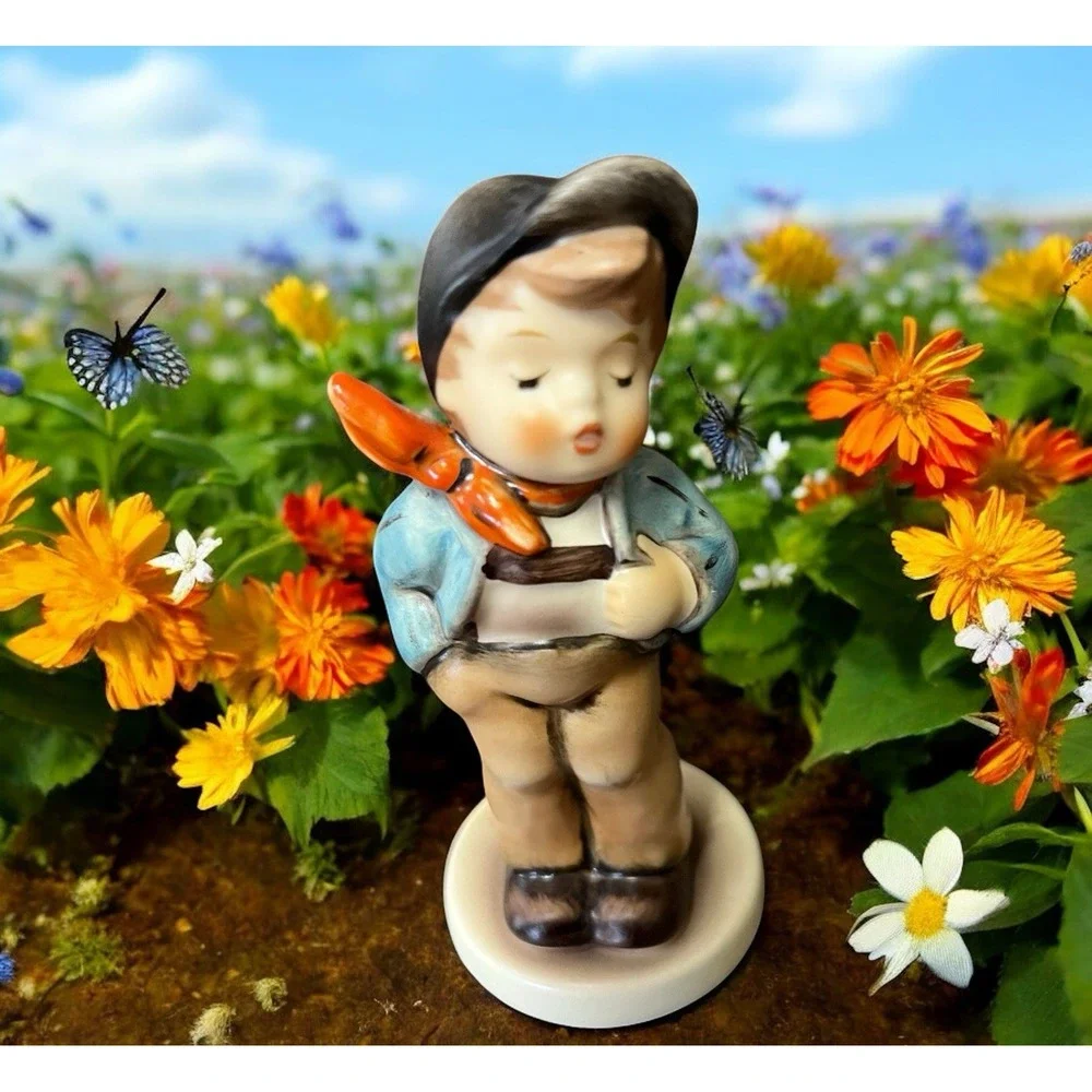 1989 Goebel Hummel‎ Lucky Fellow Young Boy 560 Germany Membership Club Vintage